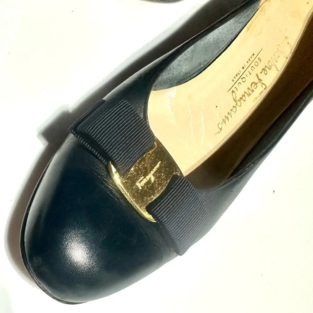 Salvatore Ferragamo Women's Navy Leather Loafers size 10B - Picture 5 of 11